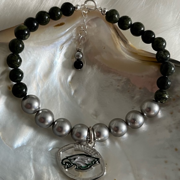Philadelphia Eagles 'Bleeding Green Nation', Midnight Green & Silver Swoop Eagle - Picture 6 of 7